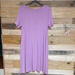 Zenana Outfitters size Large Lilac Crewneck Soft Short Sleeve Dress with Pockets